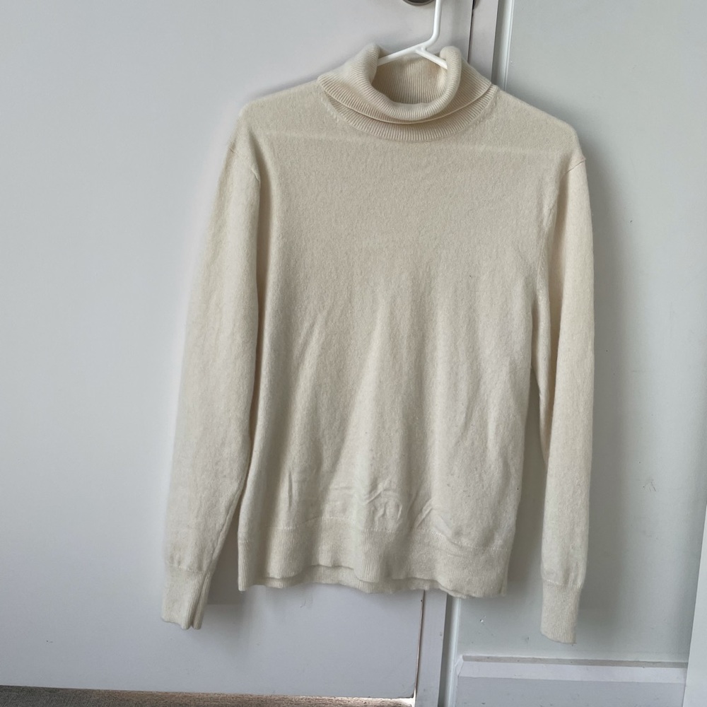 Uniqlo Cashmere Turtleneck